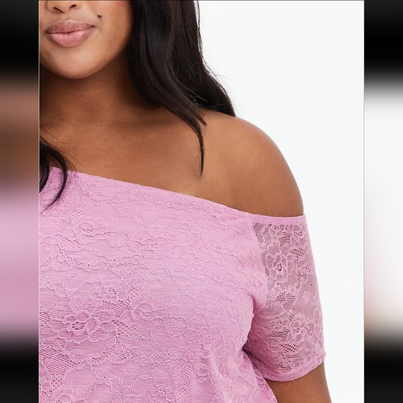 Torrid Plus Size 6 (28/30) Mauve Off Shoulder Lined Floral Lace Top - Picture 3 of 3